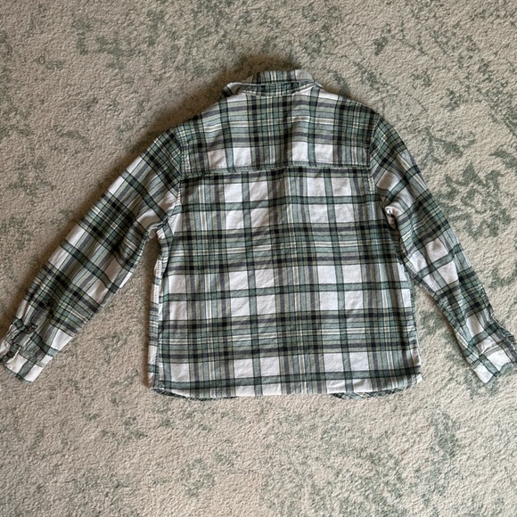 Women’s Green Plaid Shirt - Picture 3 of 5